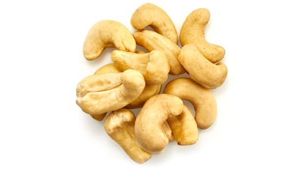 Yupik Organic Raw Cashews, 2.2 lb 35.2 oz, Kosher, GlutenFree, NonGMO, Vegan,... gallery