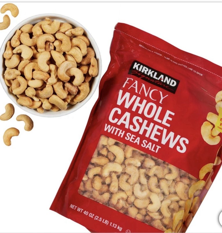 Kirkland Signature Fancy Whole Cashews, 2.5 lbs gallery