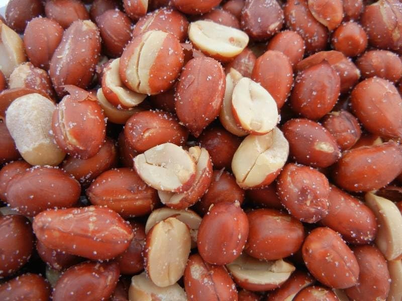 Roasted & Salted Spanish Peanuts with Red Skin – Crunchy, Protein Snack (2 Po... gallery