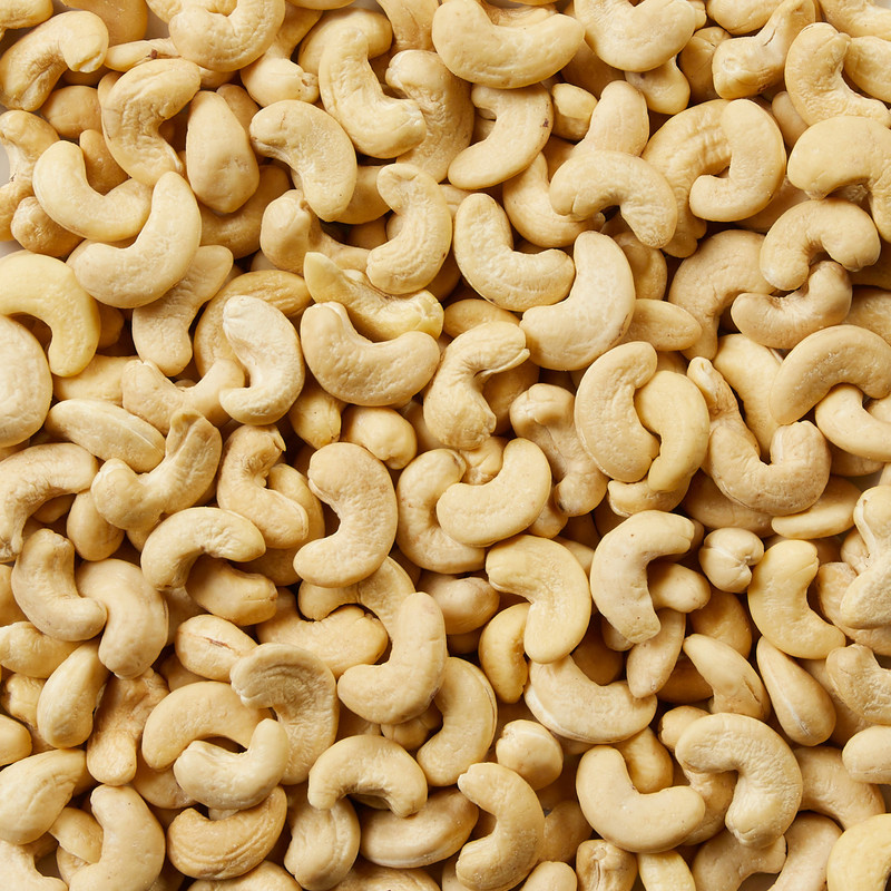 Kirkland Signature Organic Whole Cashews Unsalted Unroasted 2.5Lbs FREE SHIPPING gallery