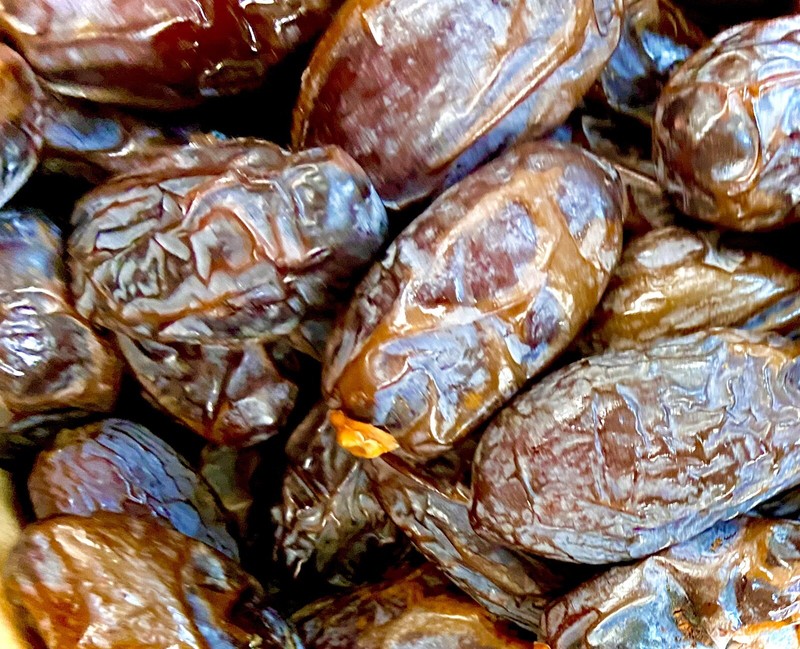 Jumbo Medjoul Dates Fresh 11 oz to 30 lbs. Resealable Bag by Agro Sun Quality