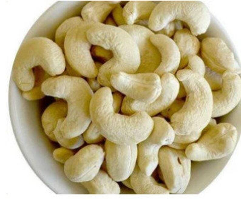 Cashew Nuts Good Quality 100% Organic 500g/1kg packet gallery