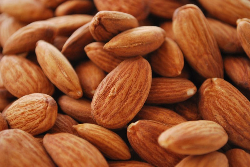 Jordanian Natural Organic Whole Almonds Nuts Nut Seeds Pure 100g لوز بلدي اردني gallery