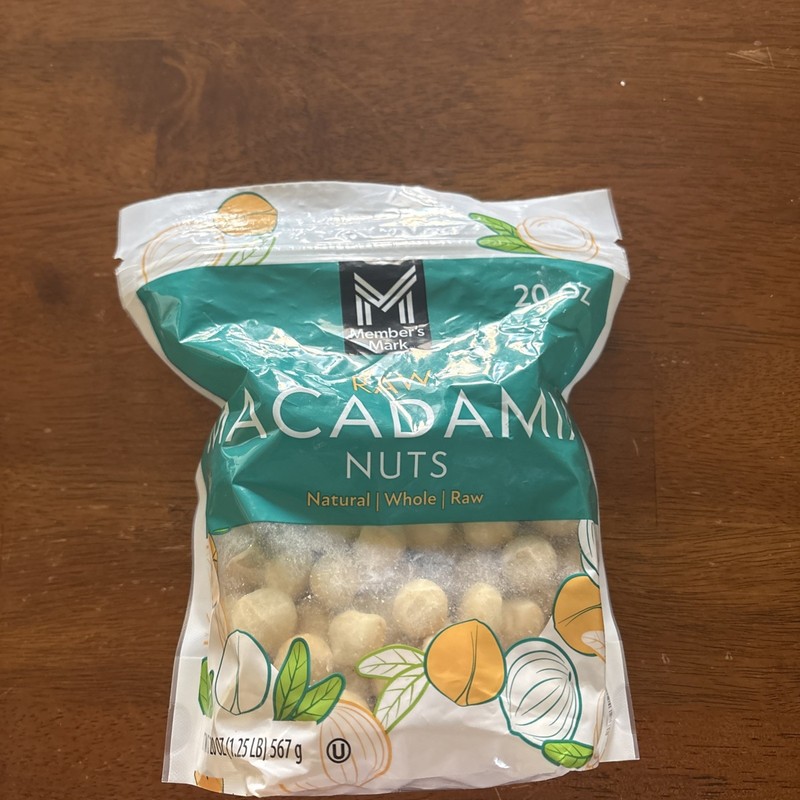 20oz Bag Of Whole Raw Macadamia Nuts