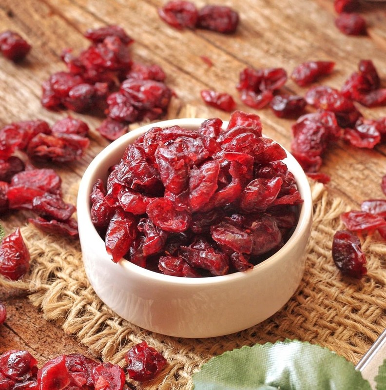 Lila Dry Fruits Cranberries 500g | Premium Californian Sweetened Dried Snack gallery