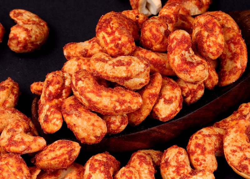 CASHEW NUTS Chilli Garlic Flavor Whole Fresh Christmas Food DecorationTaste 500g