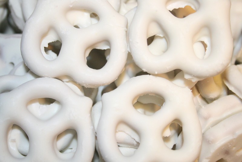 YOGURT PRETZELS, 1LB