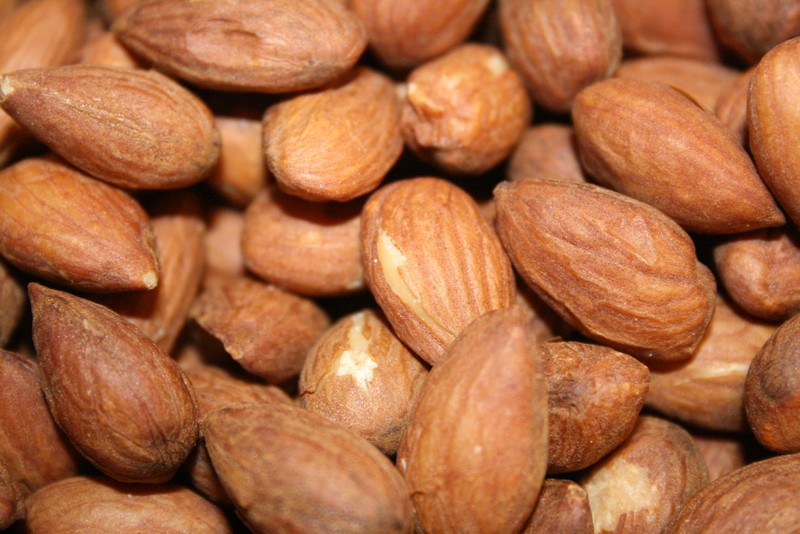 ALMONDS ROASTED UNSALTED, 2 LBS ( premium quality ) – A PERFECT SNACK –