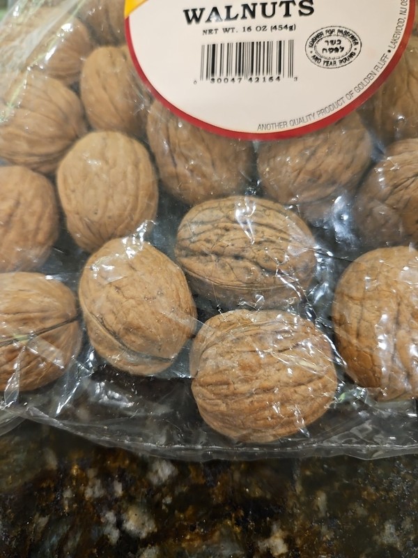 Nuts Galore Whole walnuts in their shell. Sealed bag. 16 Oz Bag. (454g) gallery