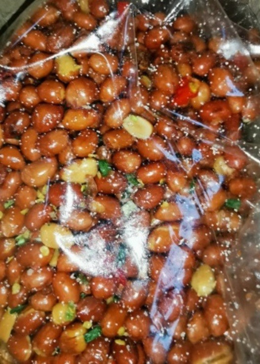 Crispy roasted peanuts with salt and chili, a secret recipe passed gallery