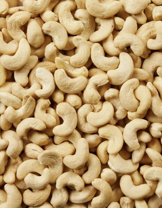 Kirkland Signature Organic Whole Cashews Unsalted Unroasted 40 oz (2.5 lb) gallery