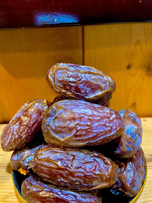 Jumbo Medjoul Dates Fresh 11 oz to 30 lbs. Resealable Bag by Agro Sun Quality gallery