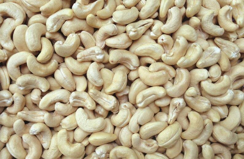 Cashew Nuts Good Quality 100% Organic 100g packet gallery