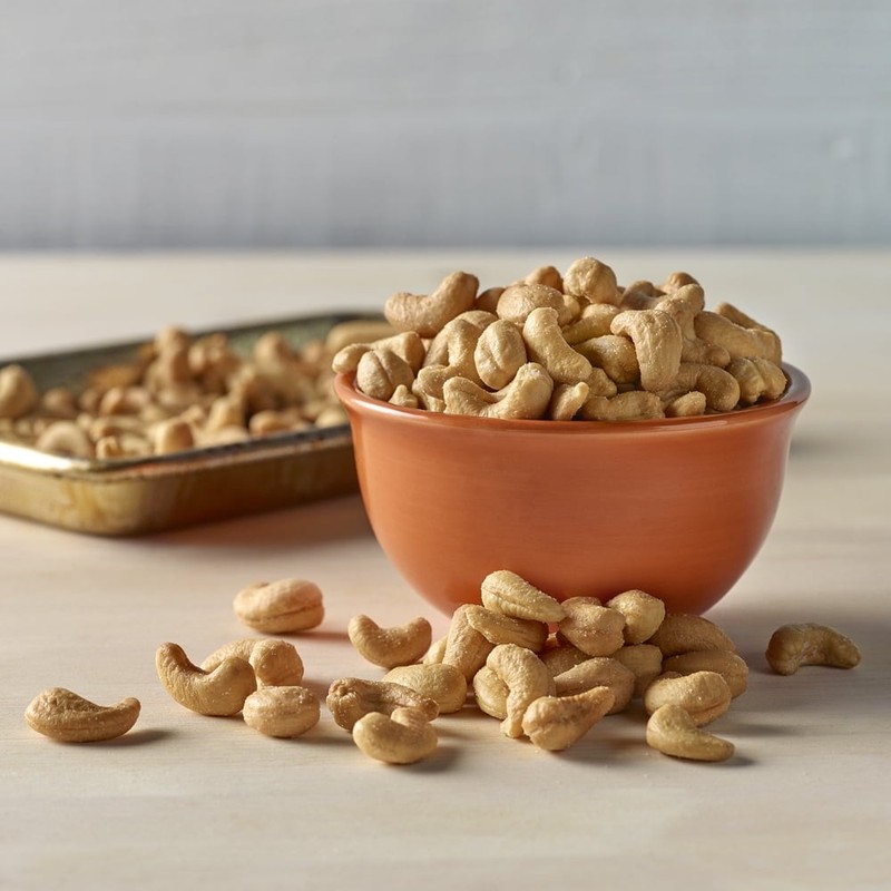 Emerald Nuts, Whole Cashews Roasted & Salted, Resealable Bag, 5 Ounce gallery