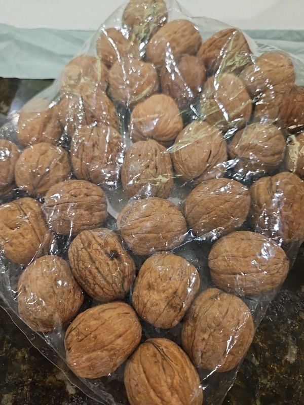 Nuts Galore Whole walnuts in their shell. Sealed bag. 16 Oz Bag. (454g) gallery