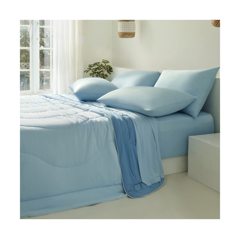 Save $129 Holiday Value Bundle 4: Evercool Comforter + Pillowcases (King) gallery