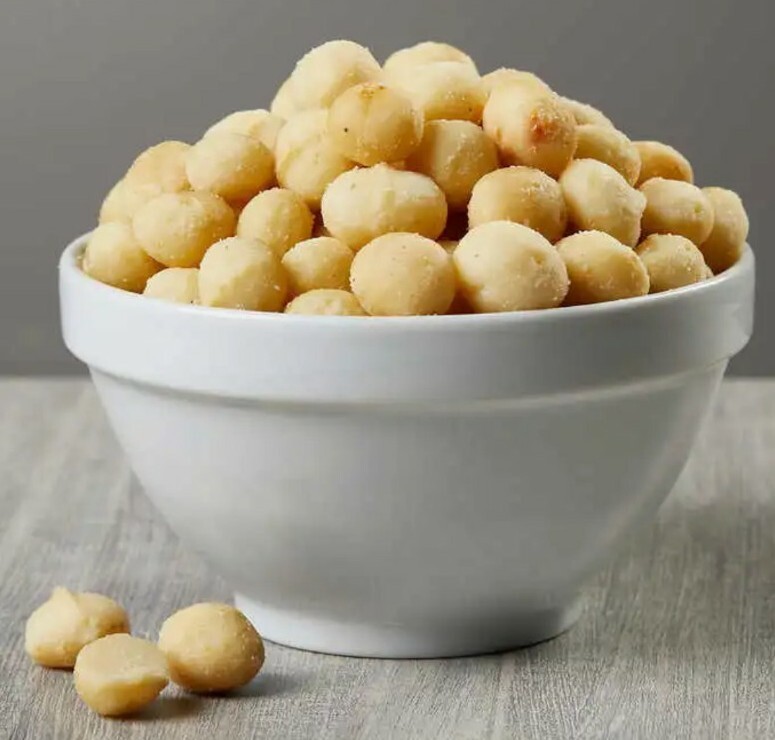 Kirkland Signature Dry Roasted Macadamia Nuts with Sea Salt 24 Ounce gallery
