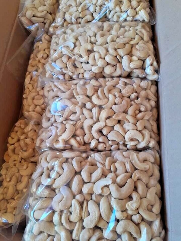 Organic Cashews - Premium Quality Roasted Salted and Unsalted Whole Cashew gallery