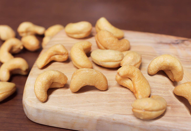 Cashews Roasted Salted | Non-Gmo | Premium Quality | Bulk Value Size 32 Oz. (2 L gallery