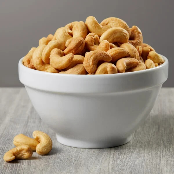 Kirkland Signature Fancy Whole Cashews, Unsalted, 2.5 lbs gallery