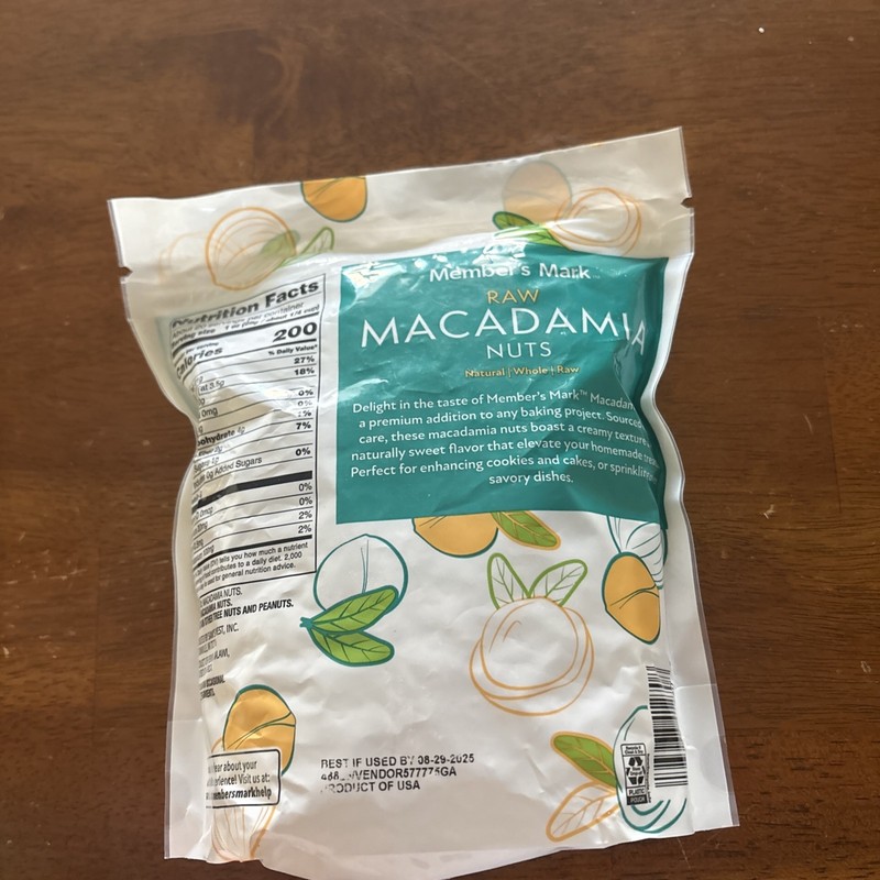 20oz Bag Of Whole Raw Macadamia Nuts gallery
