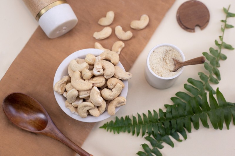 RAW ORGANIC CASHEW HALVES & PIECES -5 LB by beyond (Organic, Non-GMO, Fairtrade, gallery