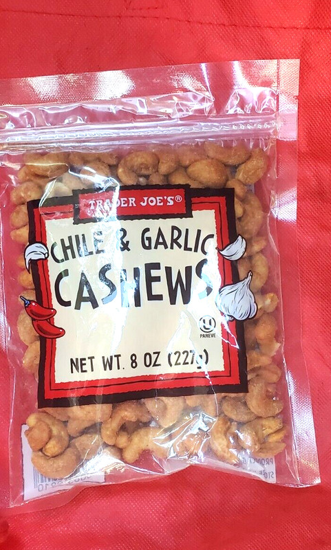 2 PACK TRADER JOE'S CHILI & GARLIC CASHEWS 8 OZ EACH gallery