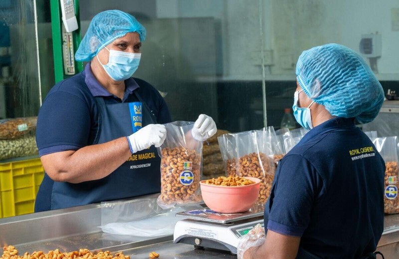 Ceylon Royal Cashew Nut Flavored With Fresh Taste Premium Quality Cashew - 50g gallery