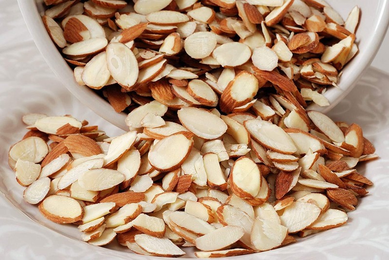 Yupik Sliced California Almonds With Skins 2.2 lb Unblanched Gluten-Free Kosh... gallery