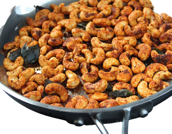 Ceylon Original Roasted Cashew nuts with chill power 250g gallery
