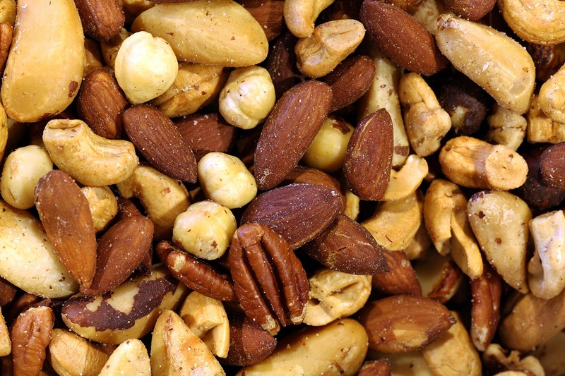 Yupik Deluxe Salted Roasted Mixed Nuts Without Peanuts 2.2 lbs. gallery