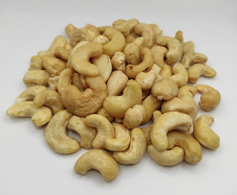 Raw Unsalted Cashews - 220 g (7.8 oz) - 1.95 kg (68.8 oz) - Class A gallery