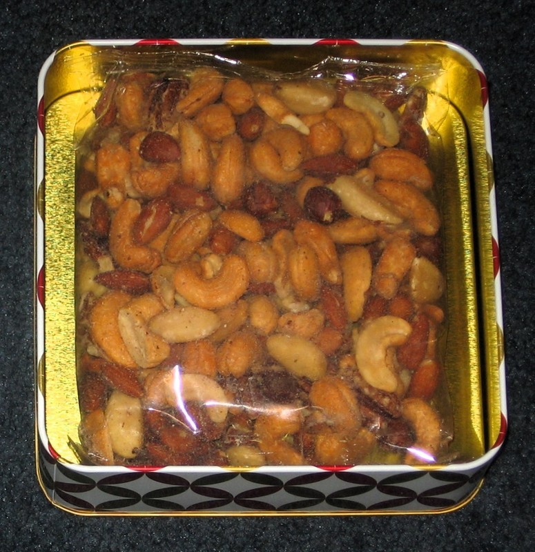 Macy's Exclusive MIXED NUTS in Holiday Gift Tin 14oz Cashews Almonds Pecans ++ gallery