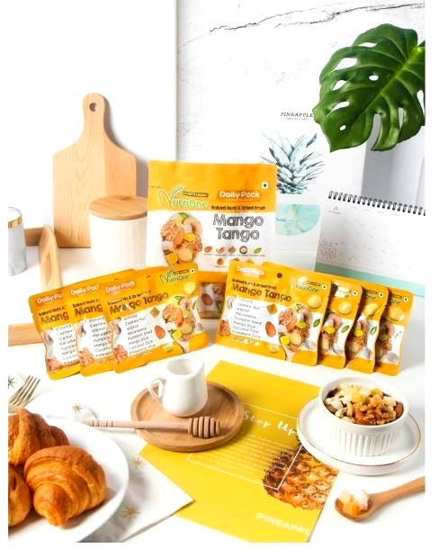 'Tonggarden' Mango Tango Mixed Roasted Nuts and Dried Fruits Snack 196g x1 gallery