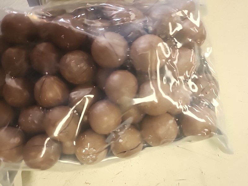 Organic Whole Macadamia Nuts With Shell gallery