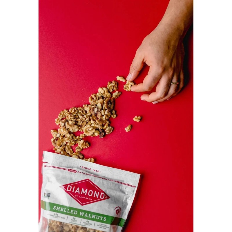 Diamond Of California Shelled Walnuts, 5g Protein, 32 oz Bag gallery