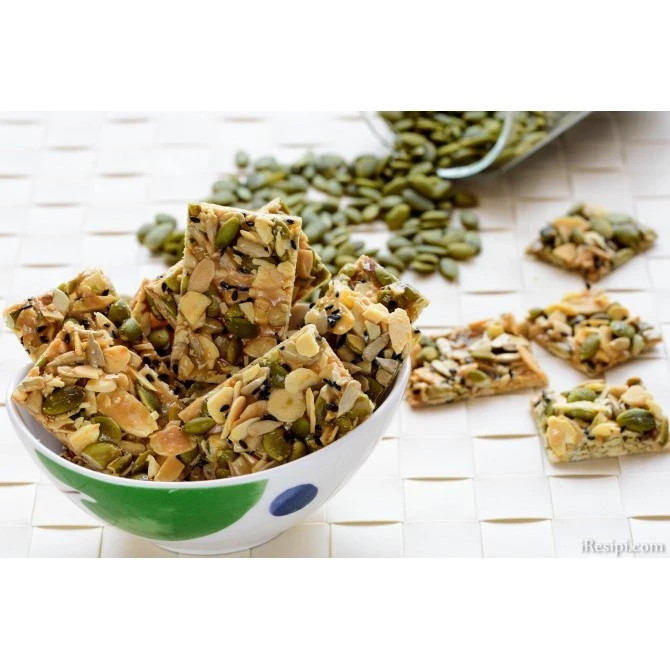 The Homebaker 1.6kg Florentine flour + Nuts Mix Set gallery