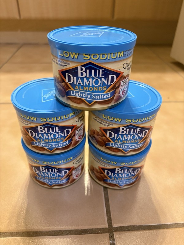 Blue Diamond Almonds Low Sodium Lightly Salted 6oz Lot of 5