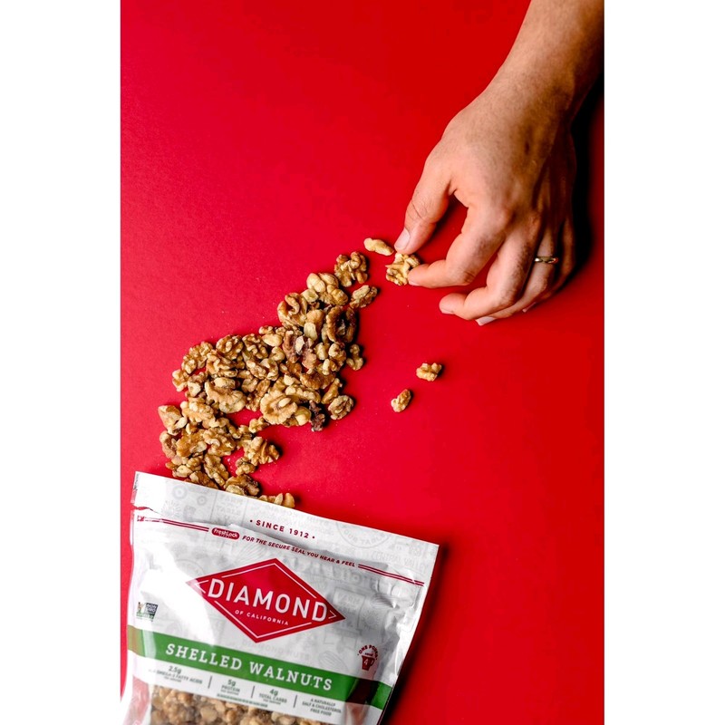 Diamond Of California Shelled Walnuts, 5g Protein, 32 oz Bag gallery