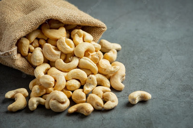 Fresh Cashew Nuts Whole Premium Quality Pure Ceylon Grade A Natural Taste gallery