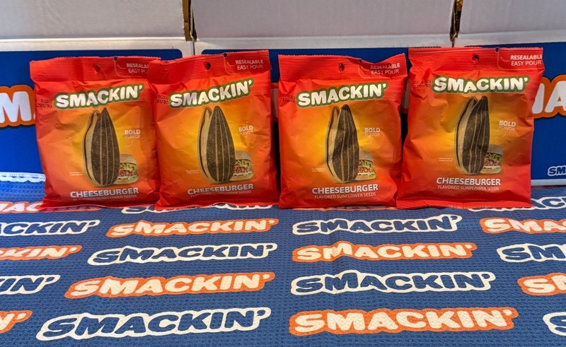 Smackin’ Sunflower Seeds – LIMITED EDITION – Cheeseburger!